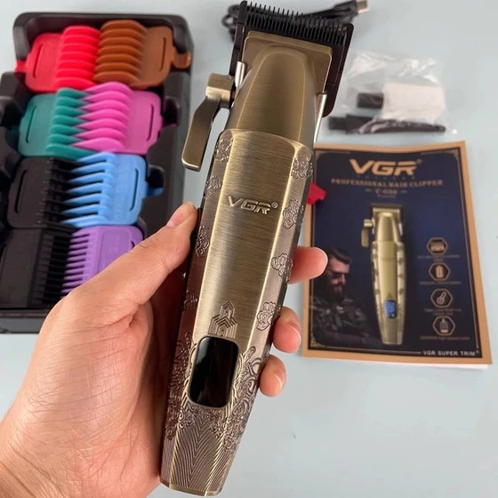ماشین اصلاح وی جی آر مدل VGR-036 با تیغه تیتانیوم